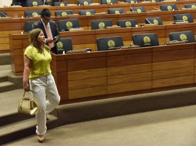 Fracasa sesión para remover a Ulises Quintana