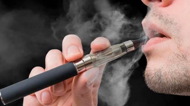 Ministerio de Salud prohíbe vapear en lugares cerrados