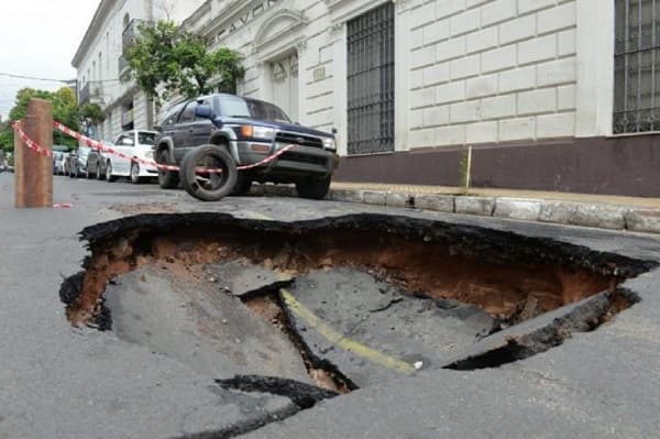 Alrededor de 300 baches aparecieron en Asunción tras temporal