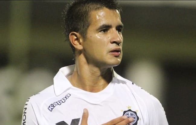 Derlis mantiene la ilusión de jugar por Olimpia