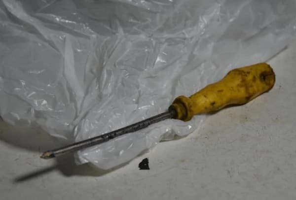 Hombre es asesinado por su hermano con un destornillador