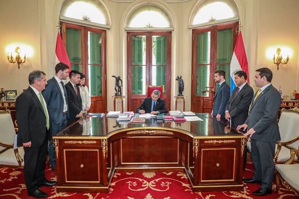 Nueva figura permitirá formalizar empresas en 72 horas