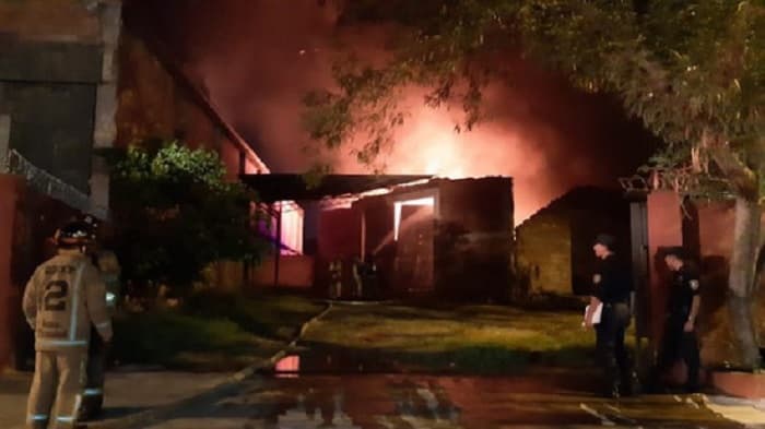 Incendio en un depósito de Asunción deja millonaria pérdida