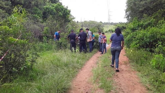 Hallan cuerpo sin vida de una joven en pastizal de Limpio