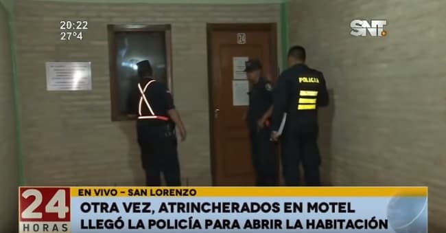 Policía saca de motel a pareja luego de días de haber ingresado a habitación