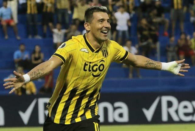 Guaraní humilla y avanza en la Libertadores 