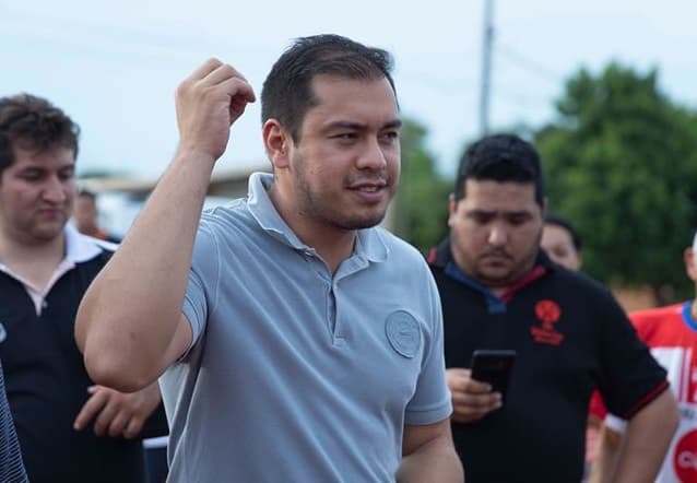 Prieto responde con pregunta en redes a “cacería” emprendida por taxistas