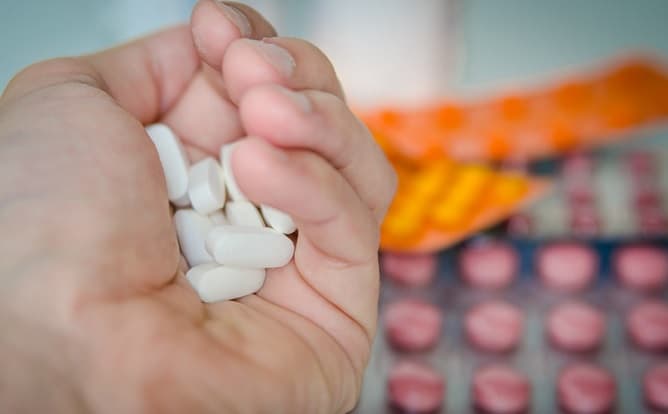 Dos niños mueren a causa de error de farmacéutica