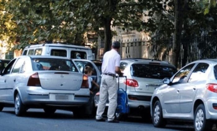 Multarán a quienes estacionen en doble fila en Asunción