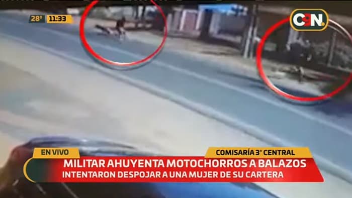 Militar repele a motochorros a balazos