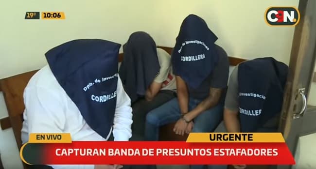 Detienen a cuatro hombres sospechosos de integrar banda de estafa