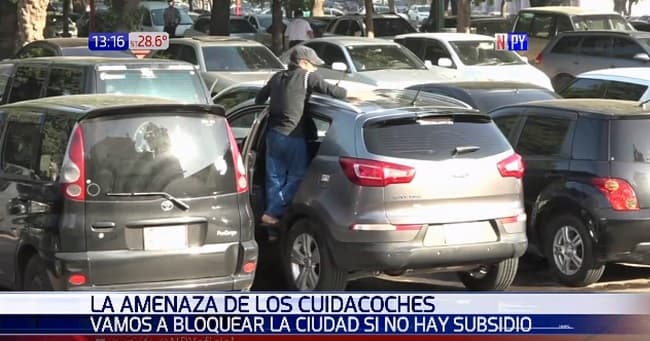 Cuidacoches amenazan con cerrar calles si no reciben subsidio de inmediato