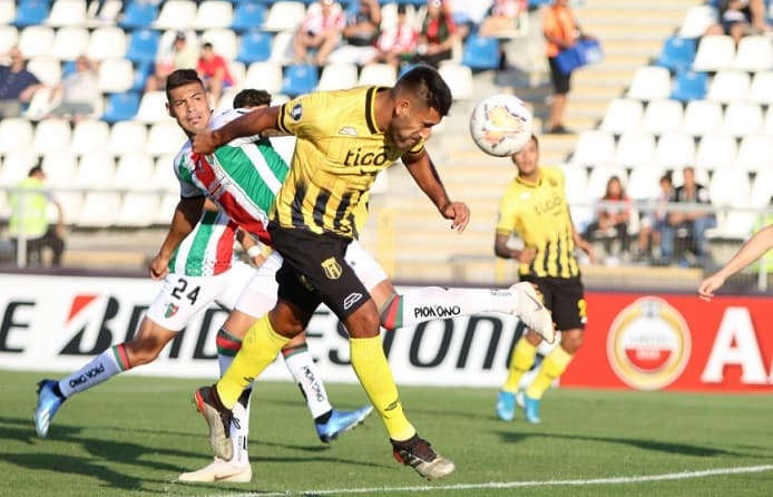 Guaraní vence de visita ante Palestino