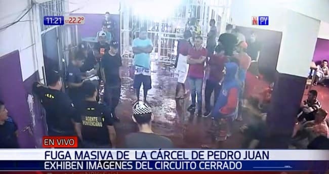 Imágenes confirman complicidad de guardiacárceles en fuga de reos