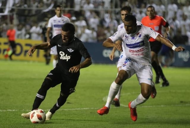 Libertad vence a Nacional y trepa a la punta