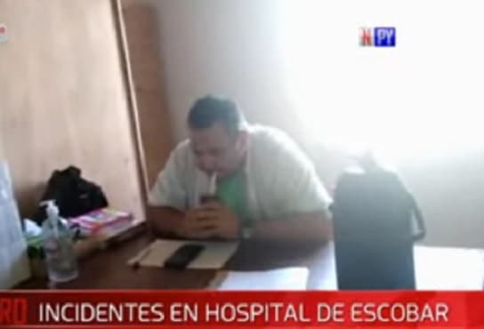 Tomando tereré, médico pide esperar media hora más a paciente