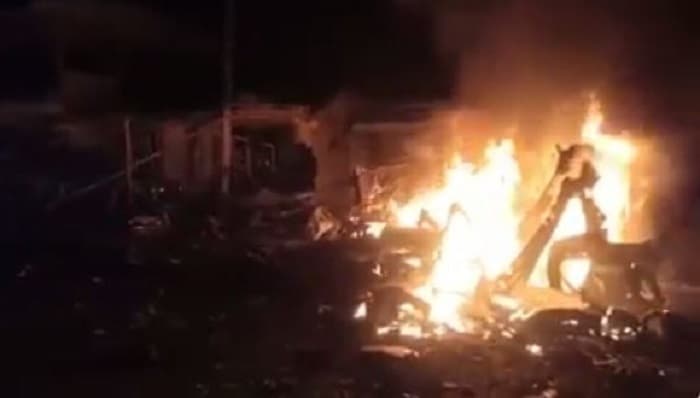 Explosión en ómnibus deja siete muertos y 11 heridos