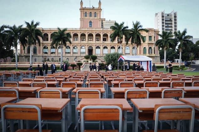 Gobierno entrega 5.000 pupitres para el inicio de clases