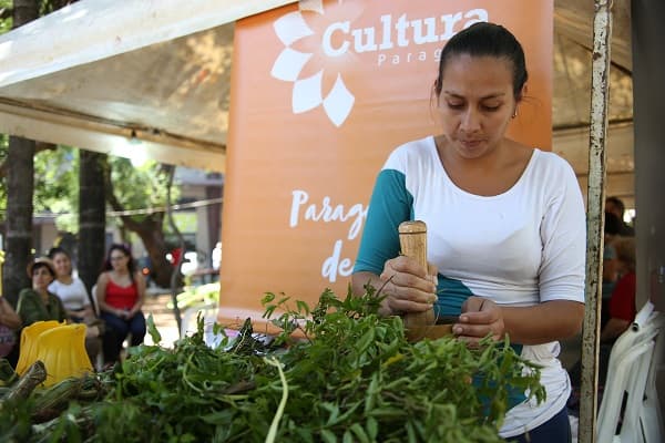 Feria por Semana del Tereré ofrece variada oferta
