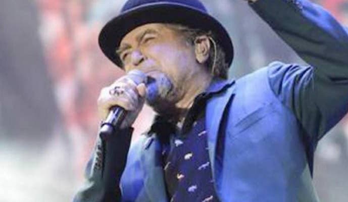 Operan de urgencia a Sabina tras caída