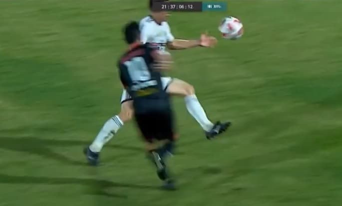 APF publica video del gol anulado y expulsión