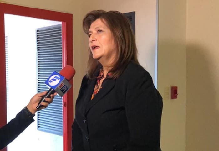 Senadora rechaza reducción de salario y dice que es populismo