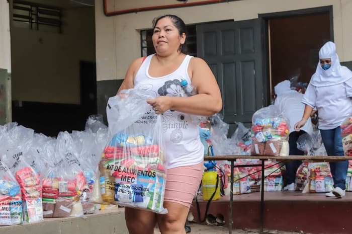 Entregan alimentos en escuelas de zonas vulnerables de Asunción