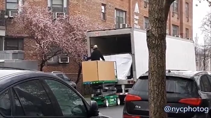 EE.UU.: Morgues saturadas trasladan cuerpos en camiones refrigerados