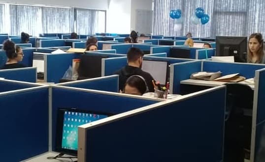 Fiscalía se constituye en un call center, donde había 100 empleados