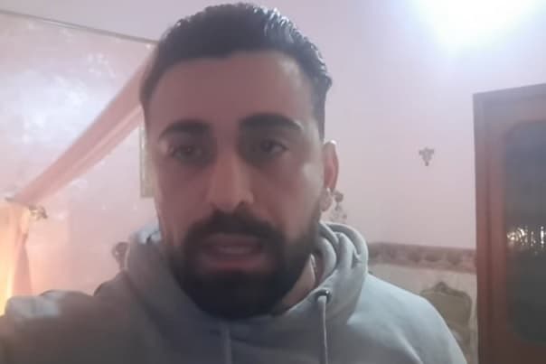 Actor permanece atrapado con el cadáver de su hermana