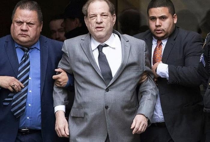 Harvey Weinstein sufre coronavirus en la cárcel, aseguran