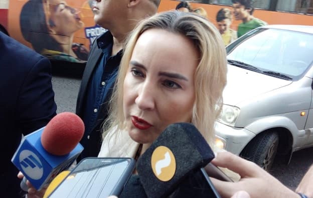 Mujer publicó fotos de su novia y ahora se expone a imputación