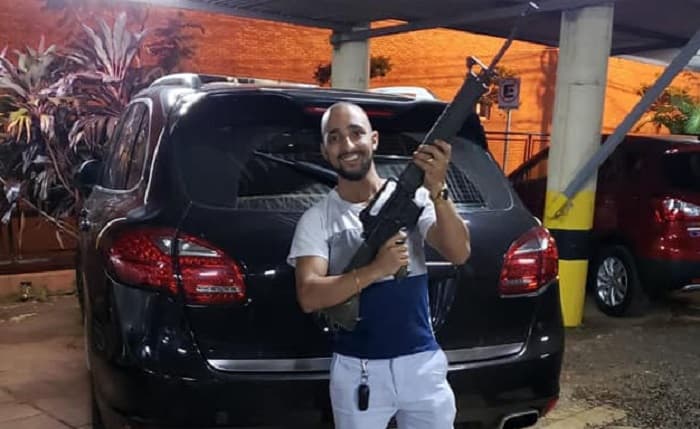 Marroquí detenido por violencia familiar también tenía aves en cautiverio