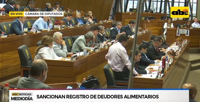 Sancionan ley que restringe operaciones financieras de padres morosos