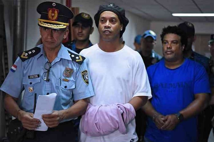 Ronaldinho recusa a jueza y pide arresto domiciliario