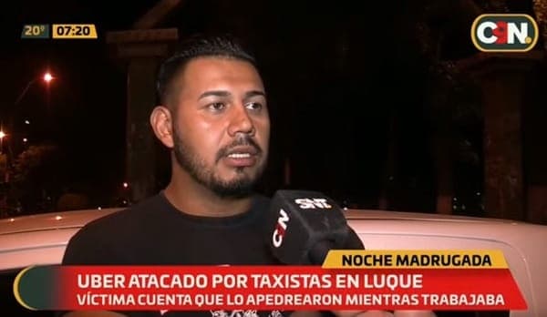 Conductor de Uber denuncia que fue apedreado por taxistas
