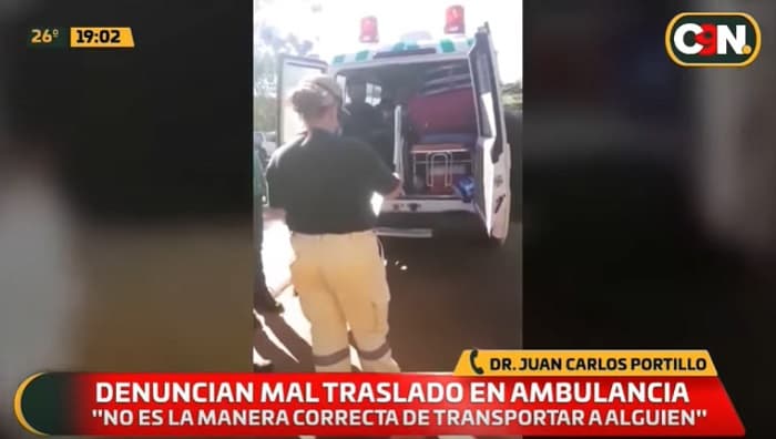 Detienen una ambulancia por trasladar a varias personas