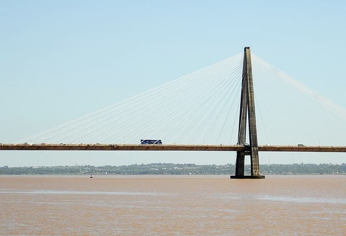 Hombre muere ahogado intentando ingresar al país por el río Paraná