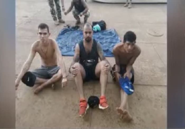 Detienen a tres hombres que cruzaron el río Paraná en colchón inflable
