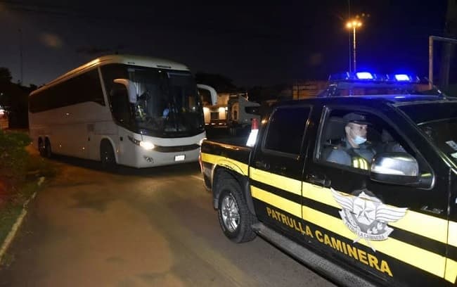 Paraguayos llegados de Brasil fueron instalados en sedes militares