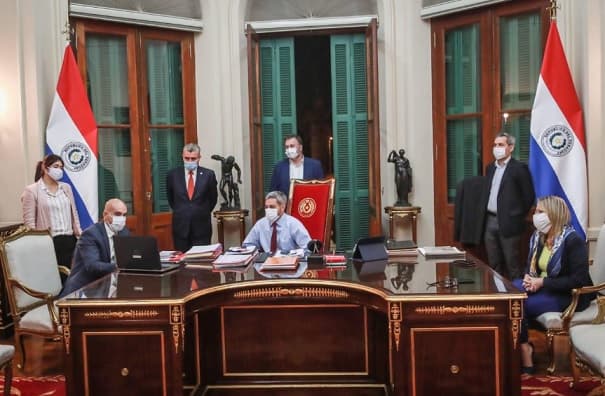 Seguirá el aislamiento riguroso, dice Abdo Benítez