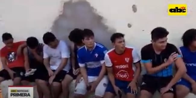 Hallan jugando fútbol a involucrado en caso Ronaldinho