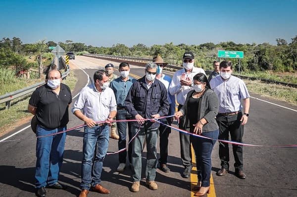 Abdo Benítez asegura que están buscado un error suyo para generar inestabilidad