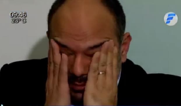 Viceministro rompe en llanto al hablar de la “guerra” contra el coronavirus