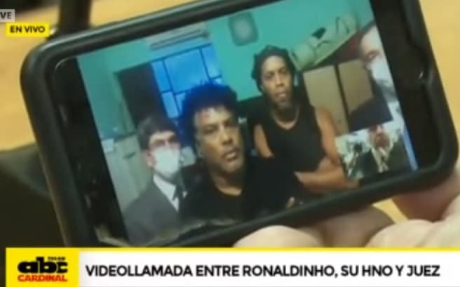 Ronaldinho finiquita su “pase” a un hotel