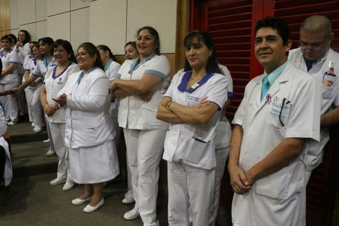 Unas 4.000 enfermeras piden oportunidad laboral en su día