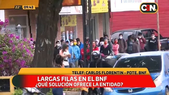 Beneficiarios del IPS forman largas filas en sucursales del BNF