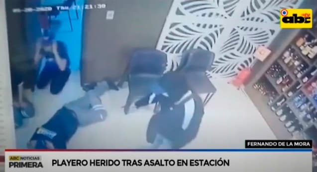 Balean a playero durante asalto