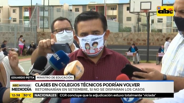 Petta habla de posible retorno a aulas de estudiantes de colegios técnicos