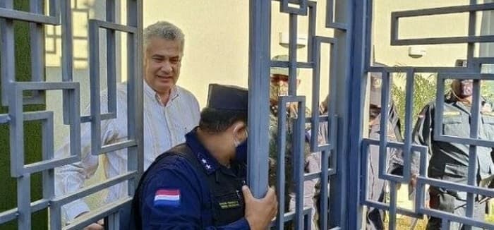 Salud solicita que Acevedo cumpla cuarentena en un hotel